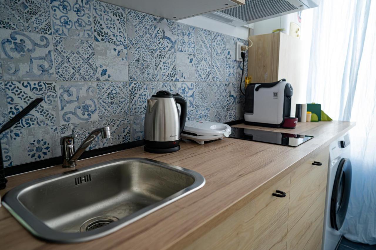 Old Town Jacuzzi Studio Бухарест Экстерьер фото